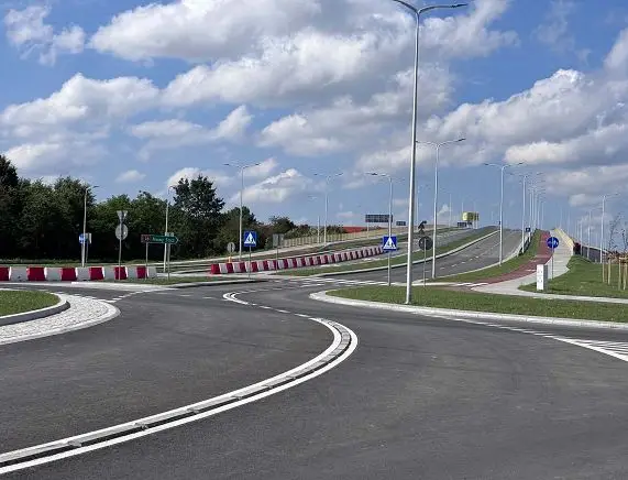 Nowy wiadukt i rondo w Krośnie oddane do użytkowania
