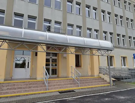 Nowy defibrylator AED w Szkole Podstawowej nr 8 w Krośnie