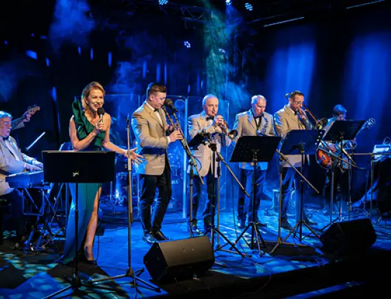 Koncert Slavia Dixieland Band na rynku w Krośnie